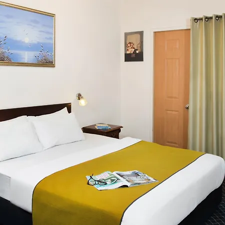 Sun City Hotel Tel Aviv photo